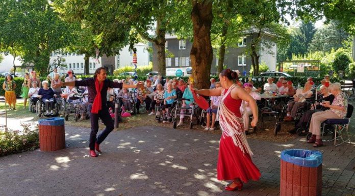 Die „Spanische Nacht am Tage“ im Haus Marienfried verzaubert Bewohner und Mitarbeiter